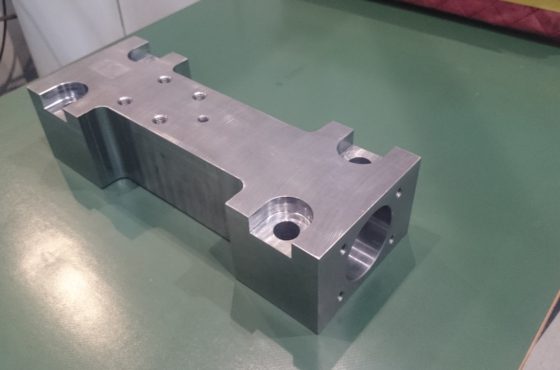 BTA加工＋マシニング加工　成形機用ケース