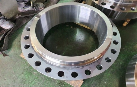 大型旋盤加工について解説！低コストで調達する方法とは！