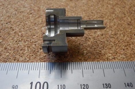 ワイヤーカットなどの精密切削加工による製造装置部品製作